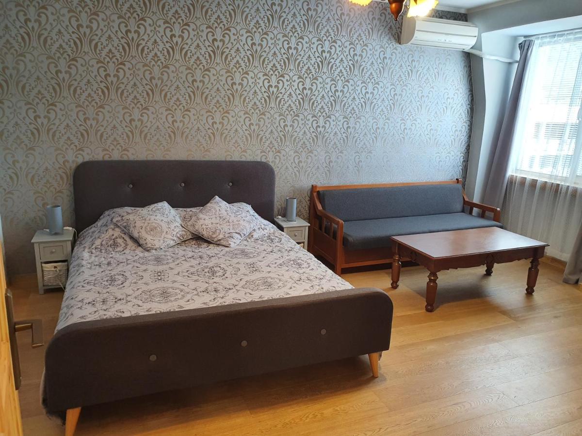 Апартамент Барок 2 Lovetsj Buitenkant foto